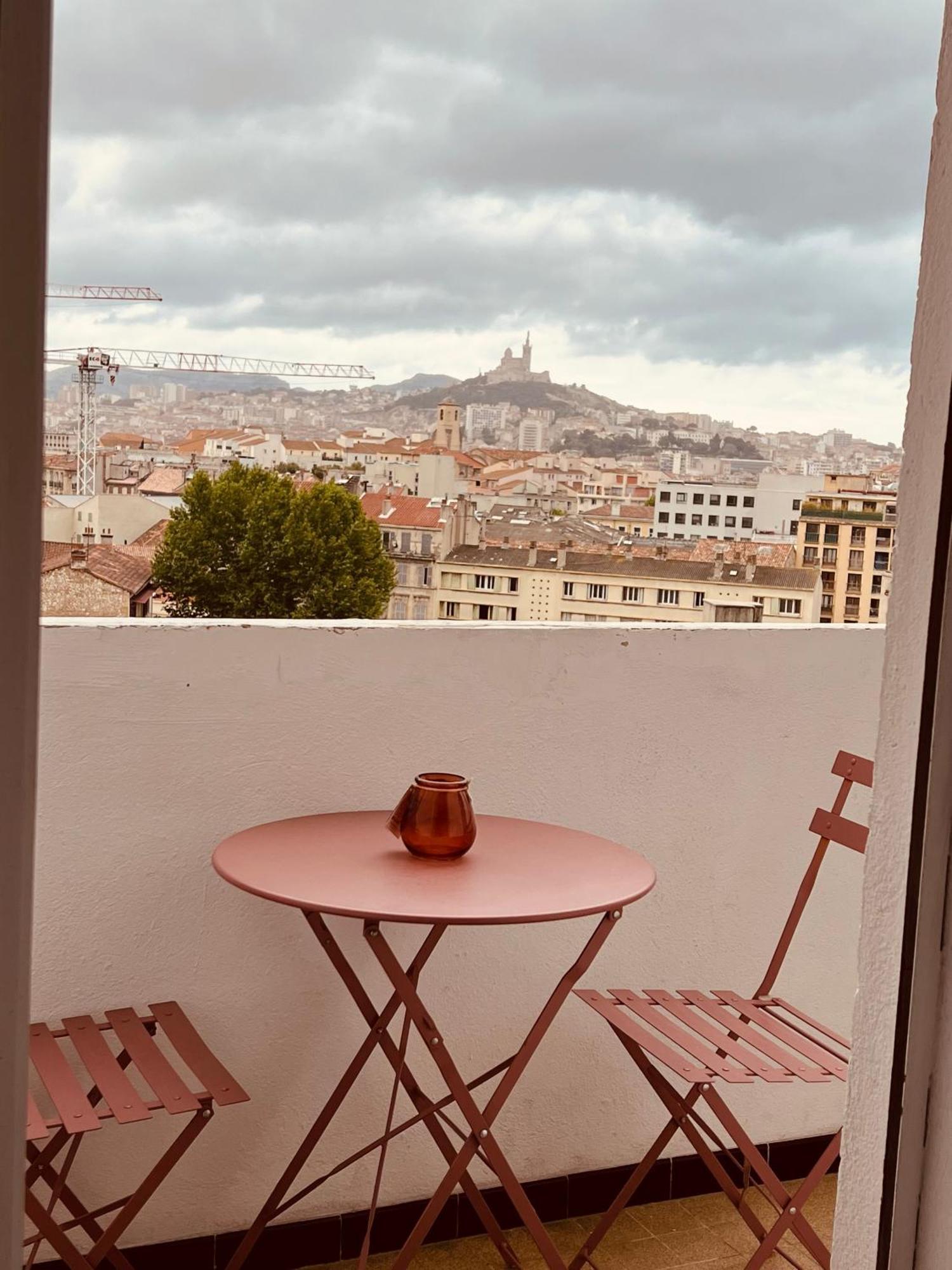 Sublime 2 Pieces Vue Incroyable Mer Et Tout Les Monuments De Marseilles Exterior foto